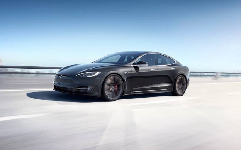 Tesla Model S Kapi Kollari Acilmadi Tesla Model S Olumlu Kaza