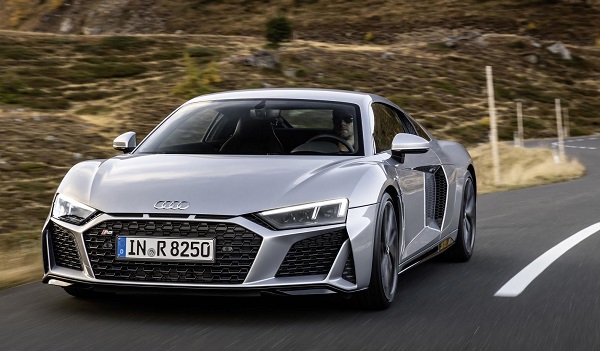 Yeni Audi R8 V10 Yorumları.